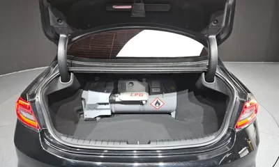 Hyundai Grandeur 2018, 132372 км, за 7866.21 USD - фото 20