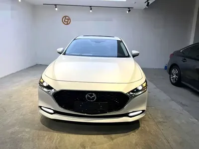 Mazda 3 Axela 2026, 6000 км, за 12492.4 USD