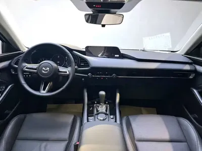 Mazda 3 Axela 2026, 6000 км, за 12492.4 USD