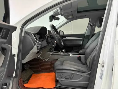 Audi Q5L 2019, 76000 км, за 17492.91 USD