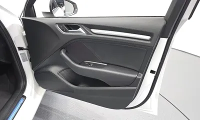 Audi A3 2018, 50149 км, за 8782.21 USD - фото 24