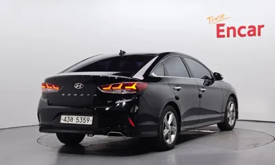 Hyundai Sonata 2018, 157798 км, за 6892.48 USD
