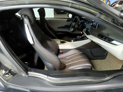 BMW i8 2015, 119525 км, за 35688.73 USD - фото 8