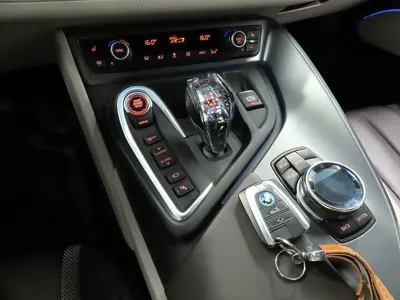 BMW i8 2015, 119525 км, за 35688.73 USD - фото 13