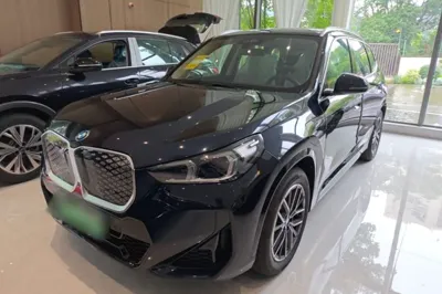 BMW iX1 · 2026 год