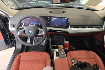 BMW iX1 2026, 100 км, за 26177 USD - фото 12