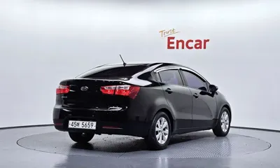 Kia Pride 2014, 154873 км, за 3807.27 USD