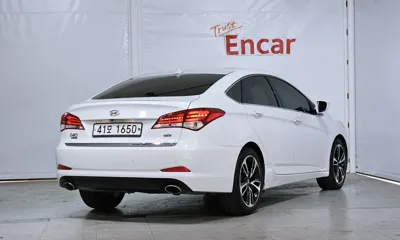 Hyundai i40 2016, 189461 км, за 3875.46 USD