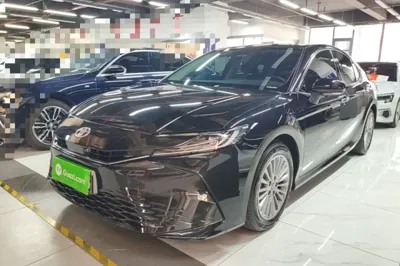 Toyota Camry · 2024 год
