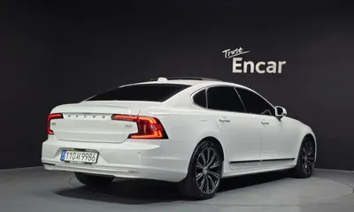 Volvo S90 2023, 44940 км, за 25081.45 USD