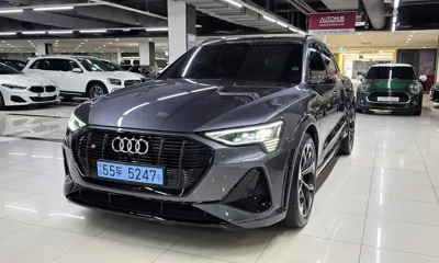Audi e-tron · 2022 год