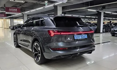 Audi e-tron 2022, 27339 км, за 43541.45 USD