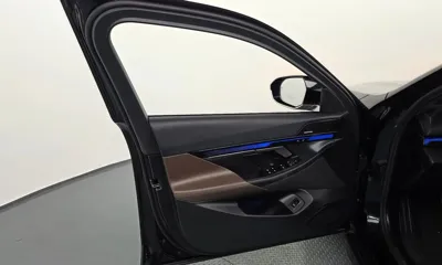 BMW i5 2025, 22937 км, за 45256.22 USD - фото 24
