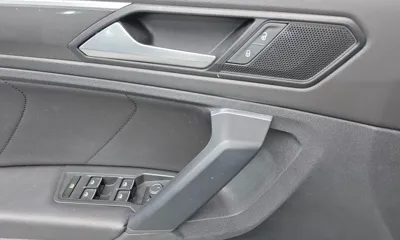 Volkswagen Tiguan 2020, 62146 км, за 14403.7 USD - фото 12