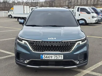 Kia Canival 2023, 52834 км, за 18136.9 USD