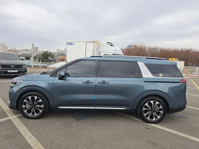 Kia Canival 2023, 52834 км, за 18136.9 USD