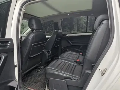Volkswagen Touran 2019, 77000 км, за 10299.63 USD - фото 6