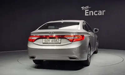 Hyundai Grandeur 2014, 83711 км, за 4260.21 USD