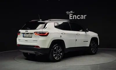 Jeep Compass 2022, 9787 км, за 16732.31 USD