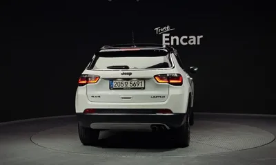 Jeep Compass 2022, 9787 км, за 16732.31 USD