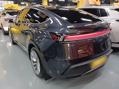 Tesla Model Y 2025, 10700 км, за 39206.46 USD