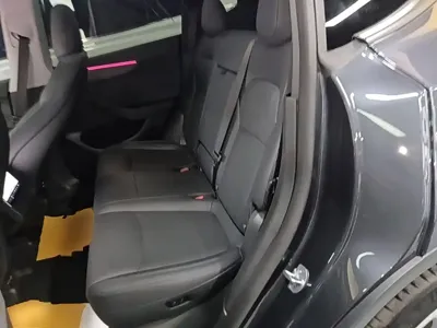 Tesla Model Y 2025, 10700 км, за 38985.24 USD - фото 17