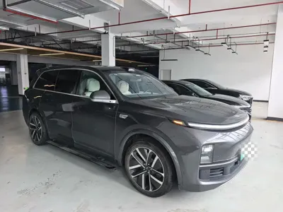 Li Auto Li L9 2022, 51000 км, за 34430.81 USD