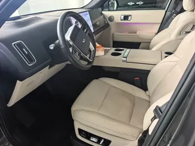Li Auto Li L9 2022, 51000 км, за 34430.81 USD