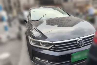 Volkswagen Magotan 2017, 90000 км, за 9445 USD