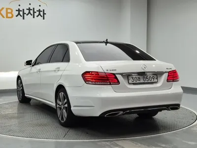 Mercedes-Benz E-Class 2016, 106090 км, за 7735.81 USD - фото 2