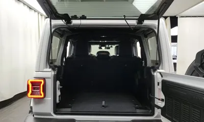 Jeep Wrangler 2021, 98755 км, за 26671.89 USD - фото 20