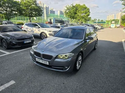 BMW 5-Series 2013, 200000 км, за 2930.26 USD