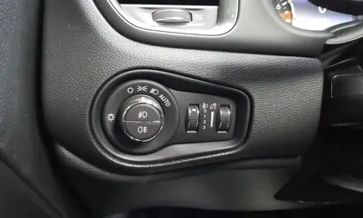 Jeep Renegade 2020, 61665 км, за 10097.73 USD - фото 29