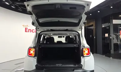 Jeep Renegade 2018, 47656 км, за 10233.69 USD - фото 20