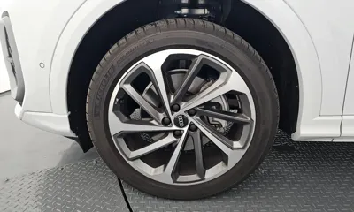 Audi Q5 2025, 1326 км, за 47525.27 USD