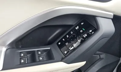 Audi Q5 2025, 1326 км, за 47166.15 USD - фото 35