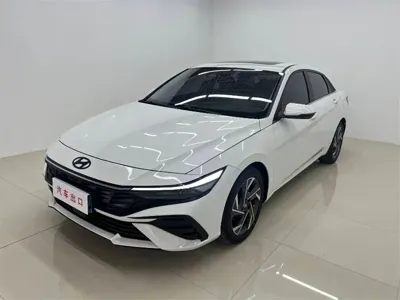 Hyundai Elantra · 2023 год