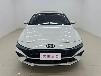 Hyundai Elantra 2023, 21000 км, за 15567.68 USD