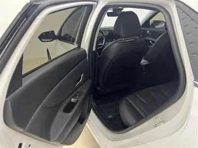 Hyundai Elantra 2023, 21000 км, за 15567.68 USD - фото 9