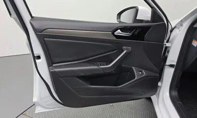 Volkswagen Jetta 2021, 52518 км, за 20282.12 USD - фото 24