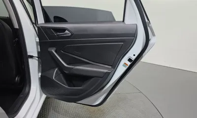 Volkswagen Jetta 2021, 52518 км, за 20282.12 USD - фото 25