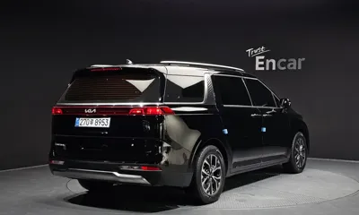 Kia Canival 2023, 83417 км, за 16214.1 USD