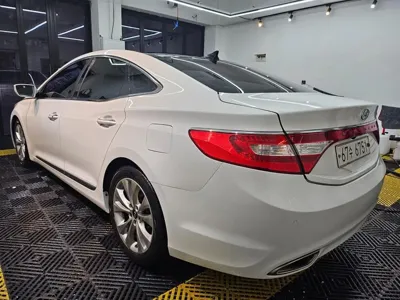 Hyundai Grandeur 2012, 123037 км, за 2247.49 USD
