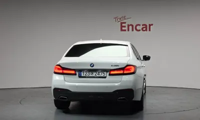 BMW 5-Series 2022, 59837 км, за 22515.43 USD