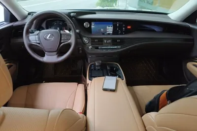 Lexus LS 2018, 112200 км, за 45671 USD - фото 13