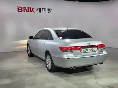 Hyundai Grandeur 2010, 71200 км, за 2560.06 USD