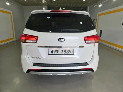 Kia Canival 2015, 142475 км, за 6892.48 USD