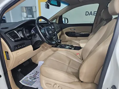 Kia Canival 2015, 142475 км, за 6892.48 USD - фото 12