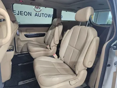 Kia Canival 2015, 142475 км, за 6892.48 USD - фото 13