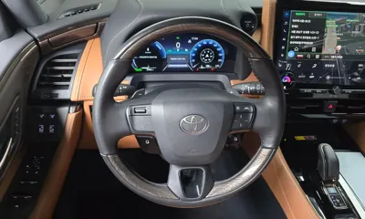 Toyota Alphard 2025, 27554 км, за 62776.53 USD - фото 12
